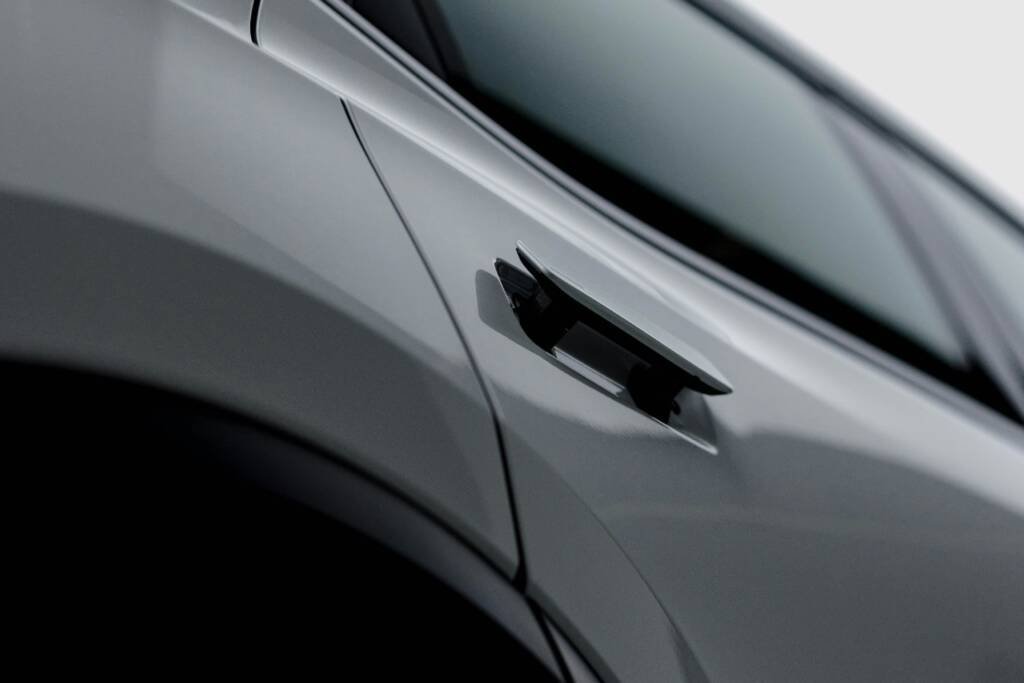 Flush door handle on a white SUV
